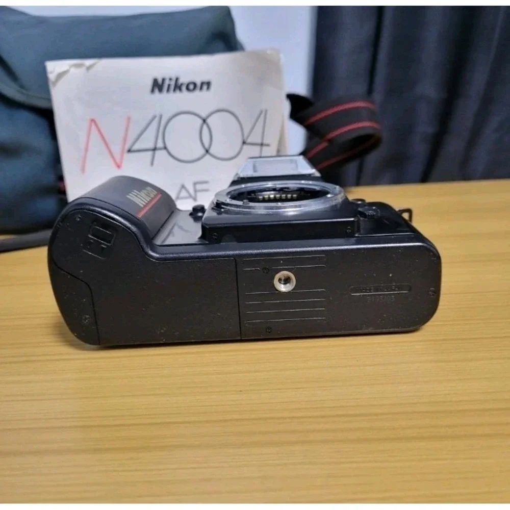 Nikon AF N4004 35mm SLR Film Camera Body Parts Untested As is‎